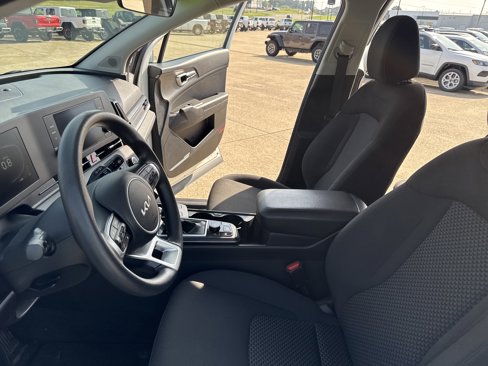 Used 2023 Kia Sportage LX image 13