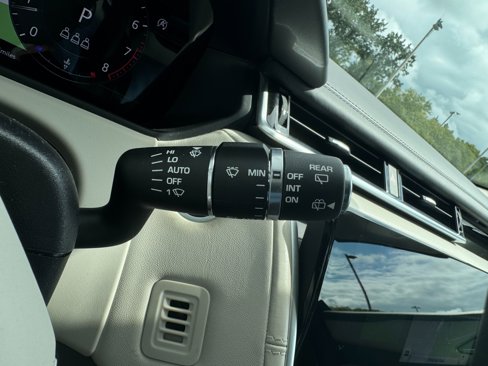 Used 2020 Land Rover Range Rover Velar R-Dynamic S image 58