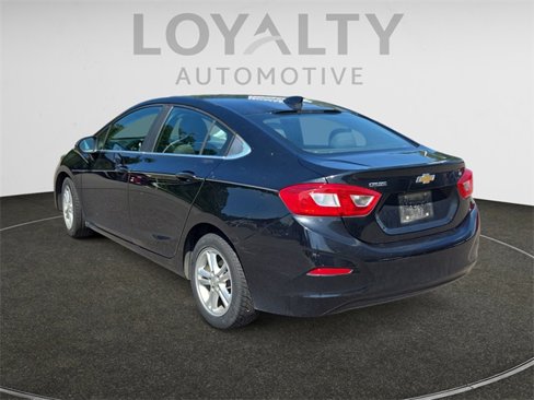 Used 2017 Chevrolet Cruze LT image 3