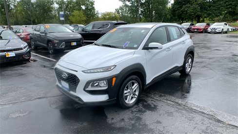 Used 2021 Hyundai Kona SE image 1