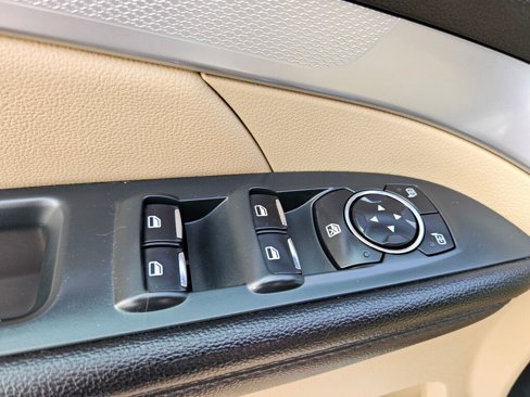 Used 2016 Ford Explorer XLT image 26