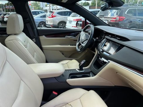 Used 2018 Cadillac XT5 Luxury w/ Driver Awareness Package image 25