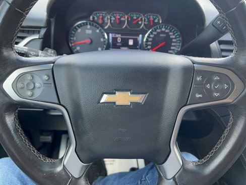 Used 2018 Chevrolet Suburban LT image 26