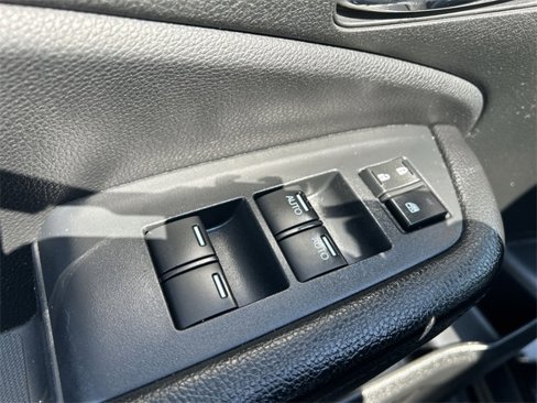Used 2016 Honda Pilot Touring image 39