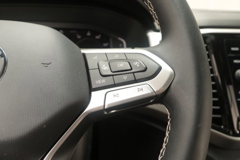 Used 2022 Volkswagen Atlas Cross Sport SE image 39