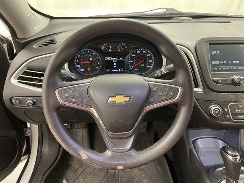 Used 2018 Chevrolet Malibu LS image 21