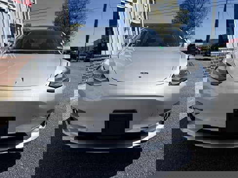 Used 2018 Tesla Model 3 Long Range image 4