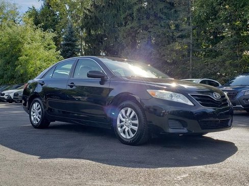Used 2010 Toyota Camry image 1