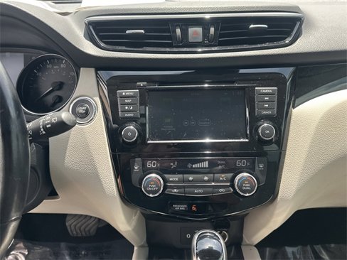 Used 2022 Nissan Rogue Sport SL w/ Premium Package image 22