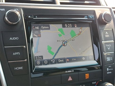 Used 2016 Toyota Camry XLE image 18