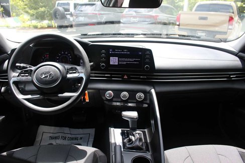 Used 2023 Hyundai Elantra SE image 40