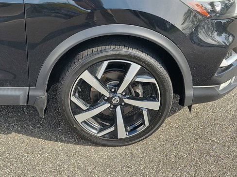 Used 2021 Nissan Rogue Sport SL w/ Premium Package image 8
