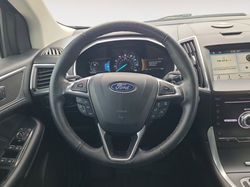 Used 2018 Ford Edge Titanium image 13