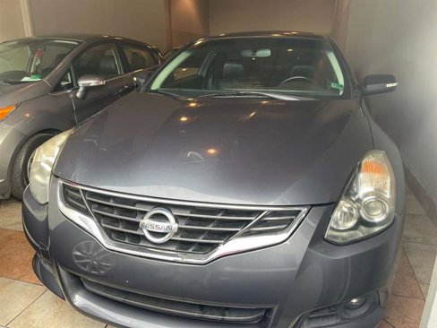 Used 2011 Nissan Altima 3.5 SR w/ Leather Pkg image 1