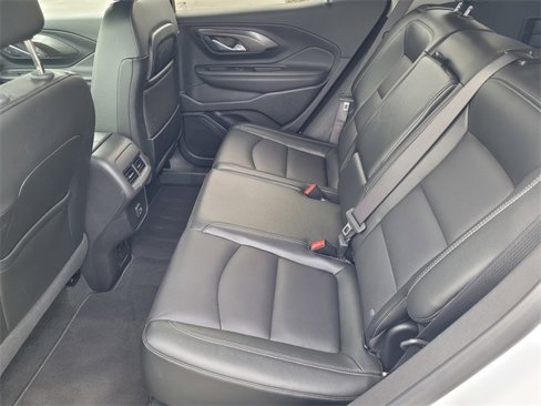 Used 2024 GMC Terrain SLT image 8