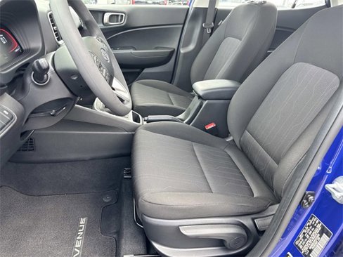 Used 2023 Hyundai Venue SE image 16