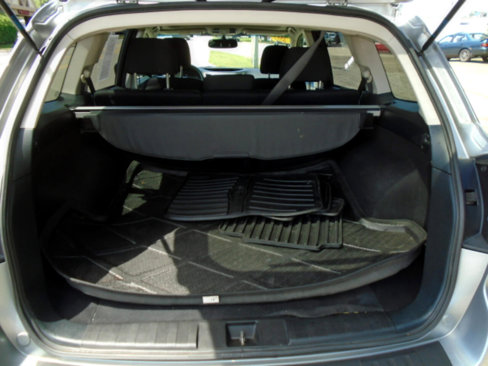 Used 2011 Subaru Outback 2.5i Premium image 11