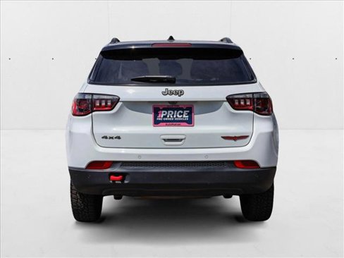 Used 2024 Jeep Compass Trailhawk image 6