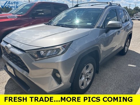 Used 2019 Toyota RAV4 XLE image 1