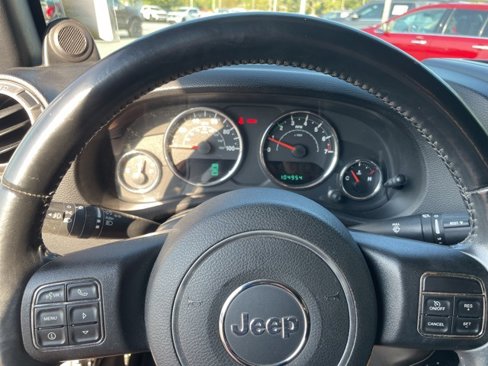 Used 2012 Jeep Wrangler Unlimited Sport image 12