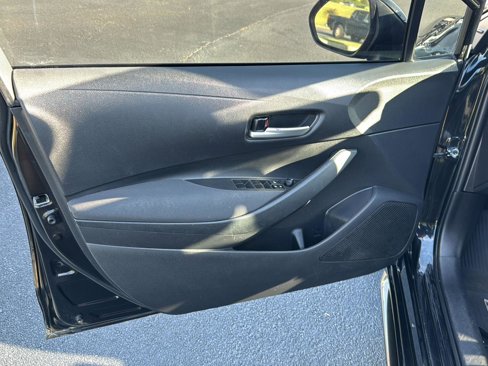 Used 2020 Toyota Corolla LE image 14