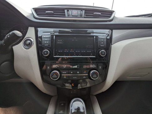 Used 2020 Nissan Rogue Sport SL w/ Premium Package image 17