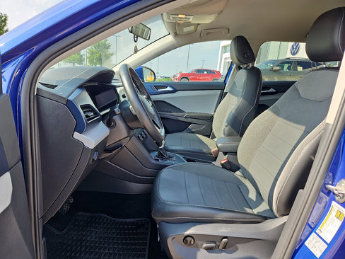 Certified 2022 Volkswagen Taos SE image 9