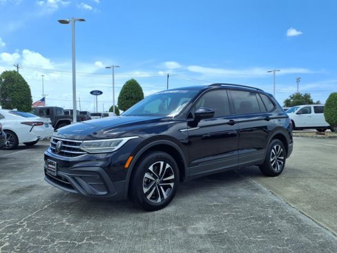 Used 2022 Volkswagen Tiguan S image 3