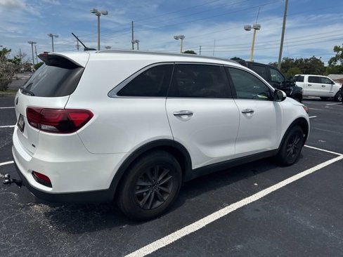 Used 2020 Kia Sorento LX w/ LX I4 Convenience Package image 4