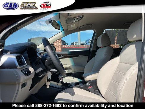 Used 2019 Kia Sorento LX image 10