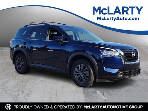 Certified 2022 Nissan Pathfinder SV image 1