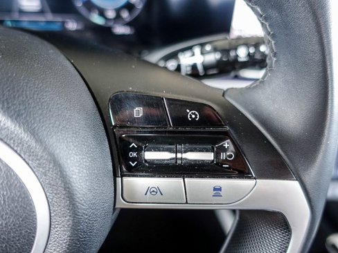 Used 2021 Hyundai Elantra Limited image 19