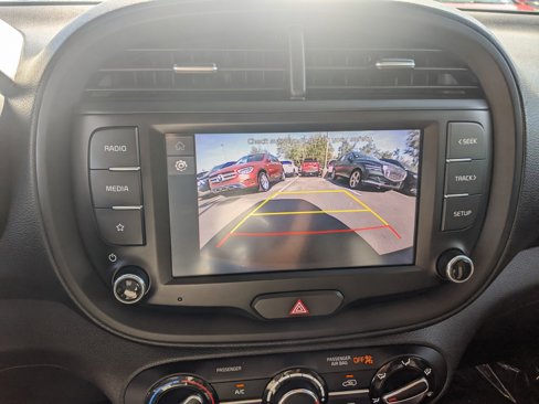 Used 2023 Kia Soul LX image 28