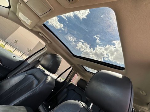 Used 2013 Lincoln MKX AWD image 15