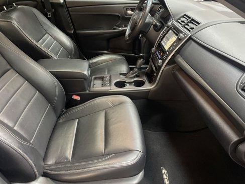 Used 2017 Toyota Camry XLE image 35