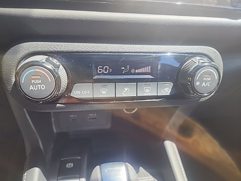 New 2024 Nissan Kicks SR image 17