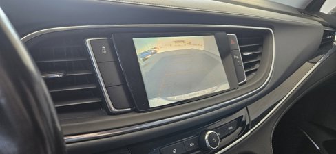 Used 2018 Buick Enclave Essence image 19