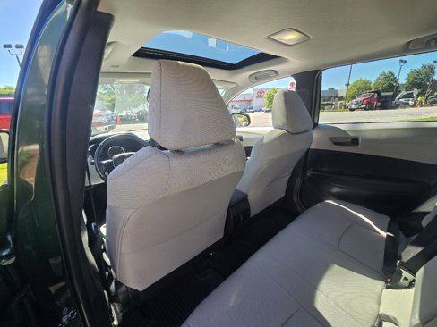 Used 2022 Toyota Corolla Cross LE image 12