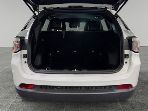 New 2026 Jeep Compass Latitude image 6