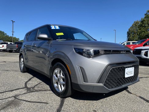 Used 2023 Kia Soul LX w/ LX Technology Package image 1