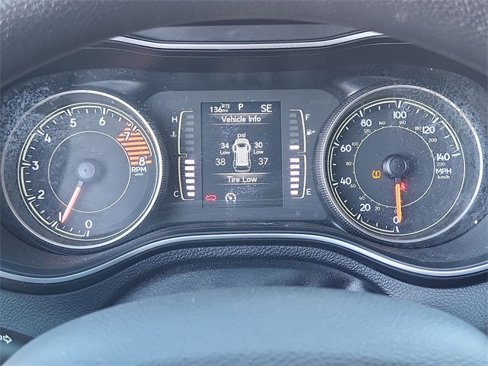 Used 2020 Jeep Cherokee Latitude image 10