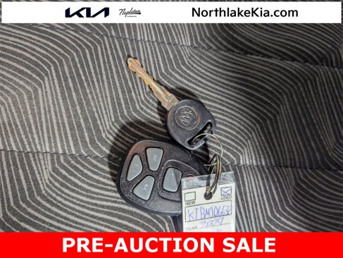 Used 2009 Buick Enclave CX image 25