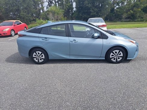 Used 2017 Toyota Prius Four image 3