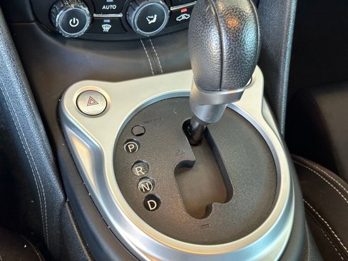 Used 2009 Nissan 370Z Touring image 14