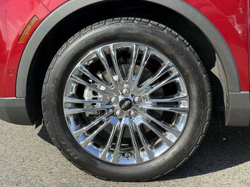Used 2017 Lincoln MKX Reserve w/ Driver Assistance Package image 14