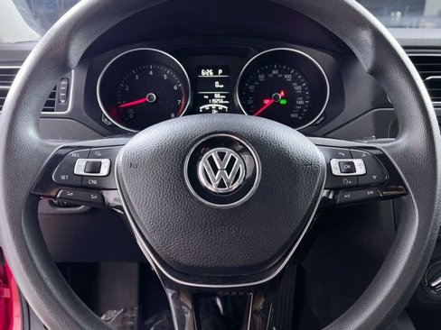 Used 2015 Volkswagen Jetta SE image 14
