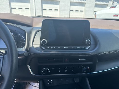 Used 2023 Nissan Rogue S image 49