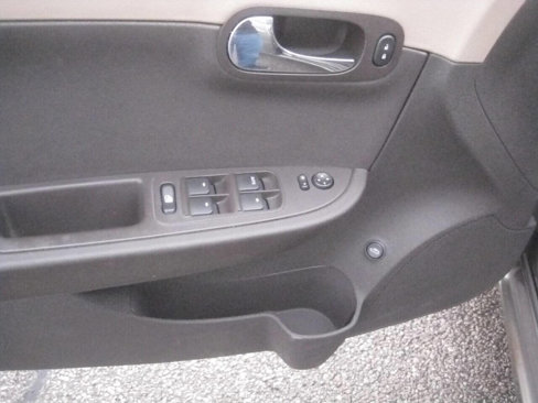 Used 2011 Chevrolet Malibu LS image 13