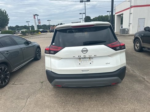 Used 2023 Nissan Rogue SV image 5