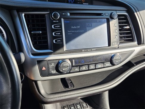 Used 2018 Toyota Highlander SE image 24